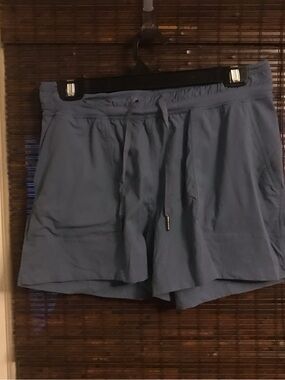 Lululemon Dance Studio Evolve High-Rise Relaxed Short 3.5"
